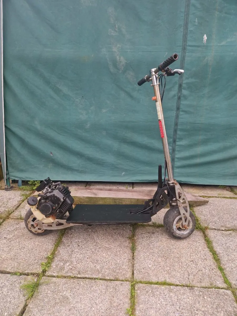 Petrol scooter - Image 1
