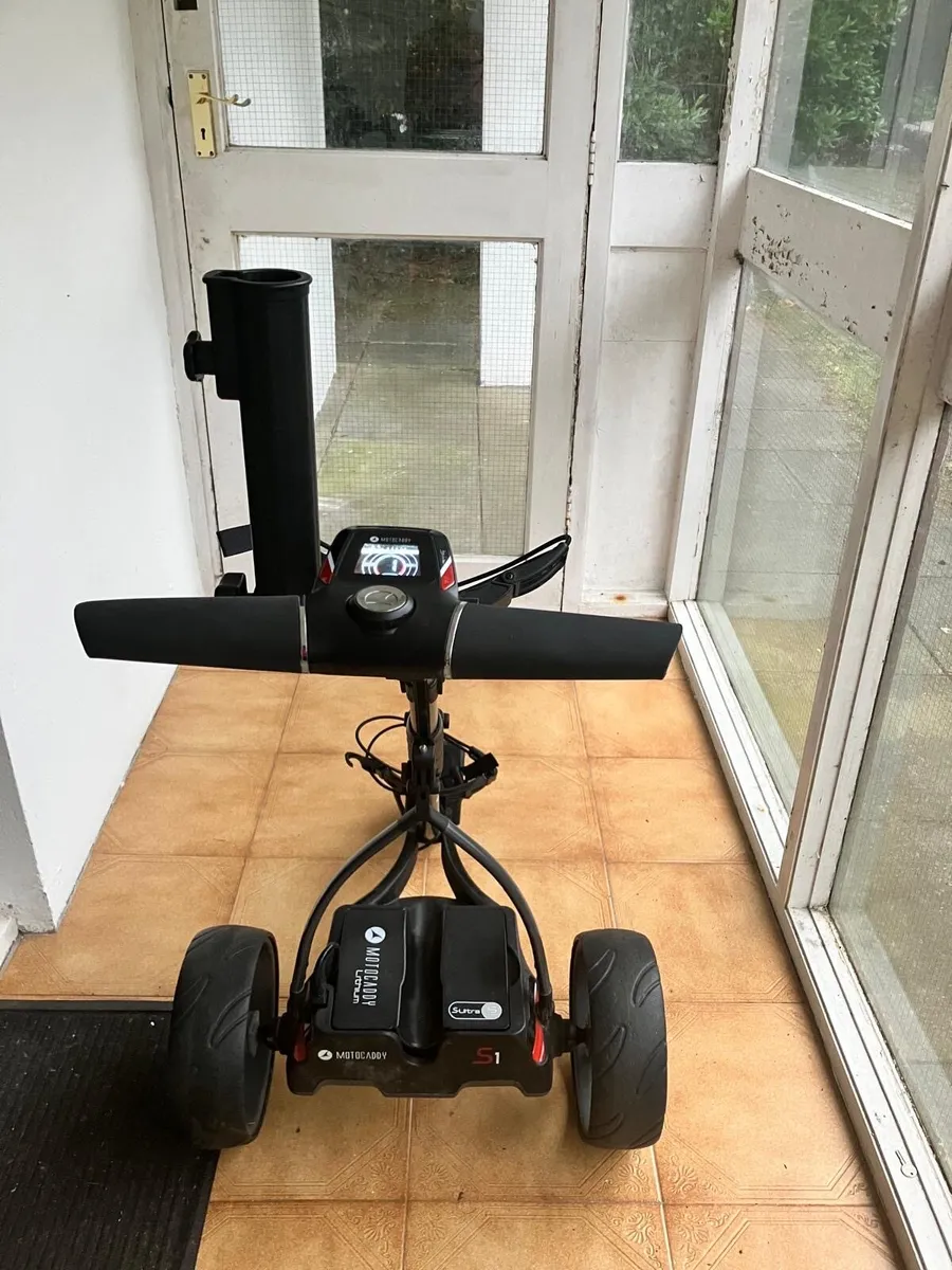 Motocaddy S1 electric trolley - Image 1