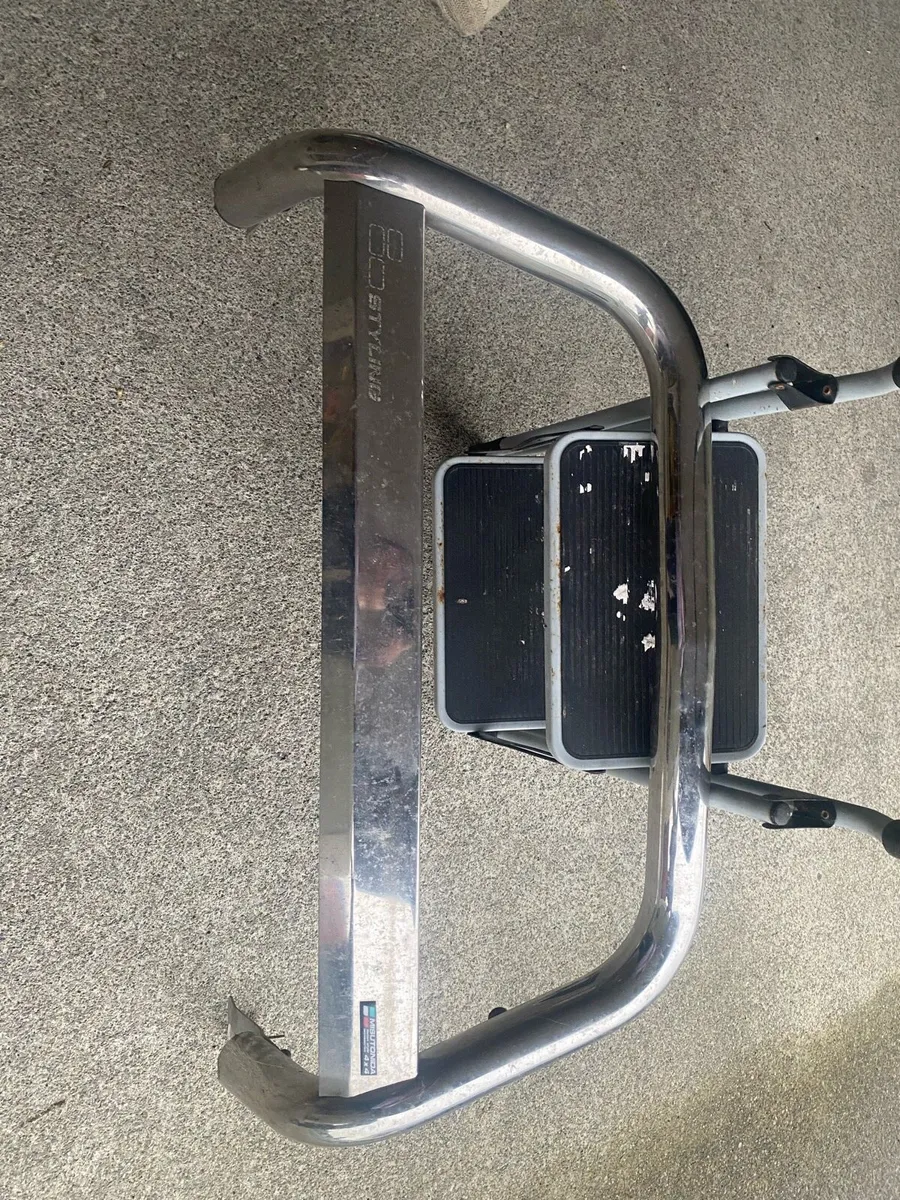 Bull bar - Image 1