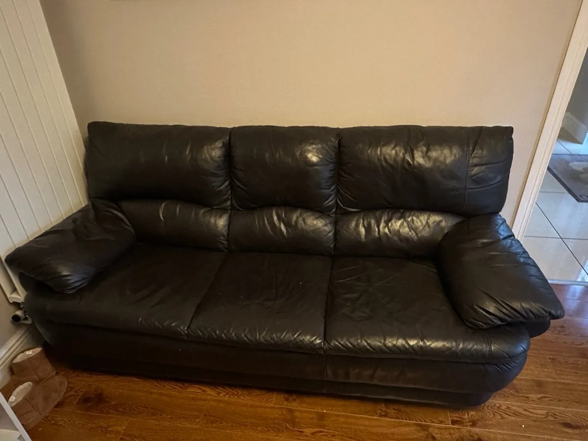 2-3 seater leather couch