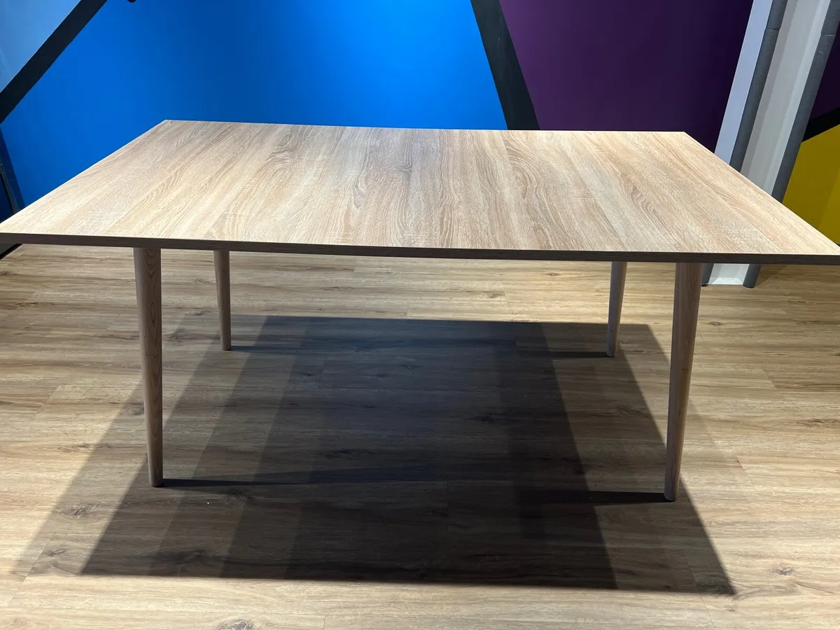 Dining table - Image 1