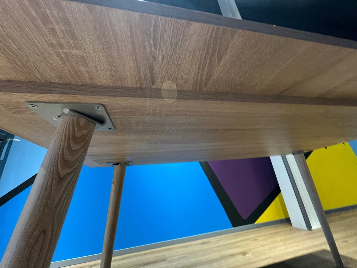 Dining table - Image 2