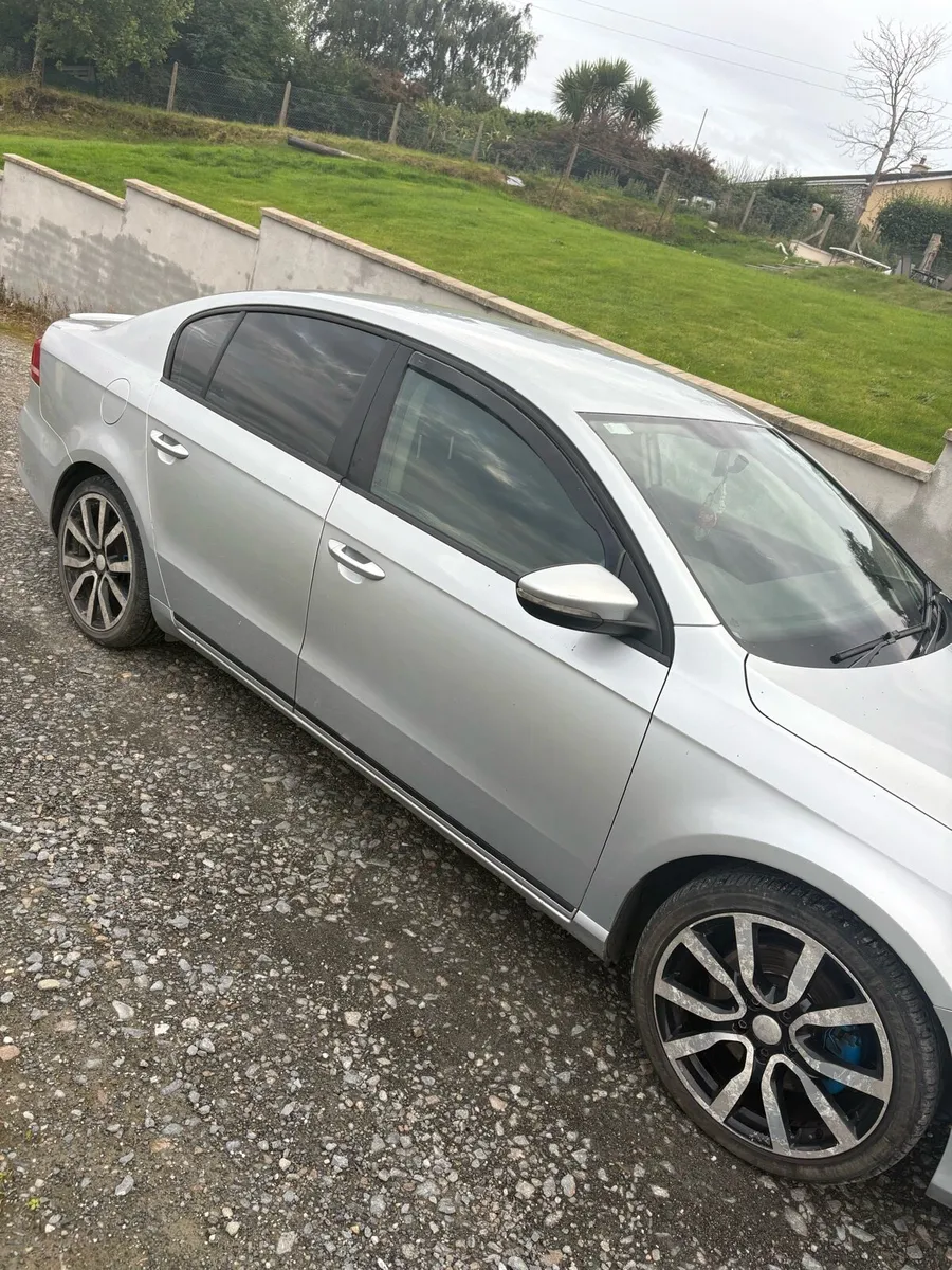 Volkswagon passat - Image 3