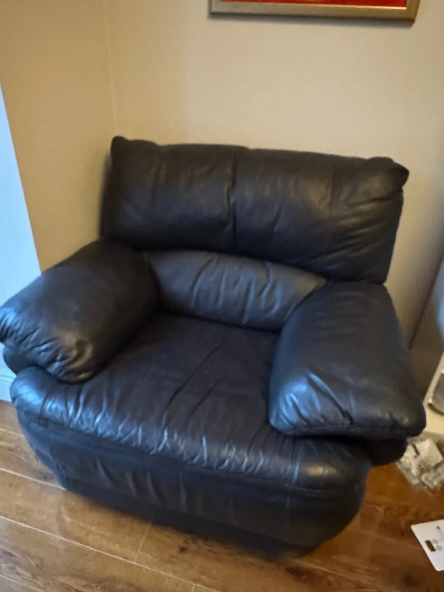Single seater leather armchair