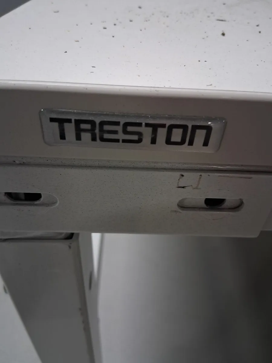 Work bench - Image 1