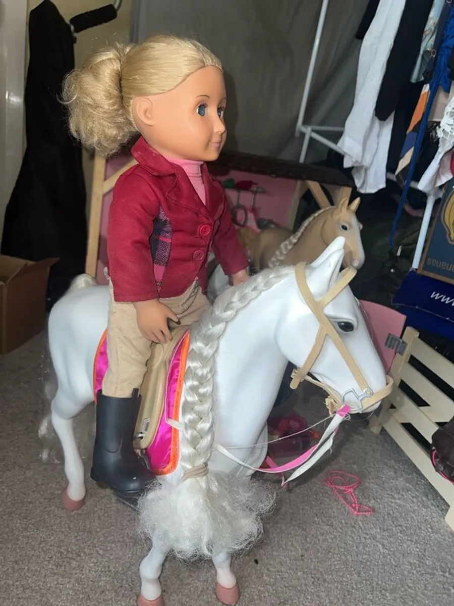 My Generation Stables, 3 Horses & Doll - Image 4