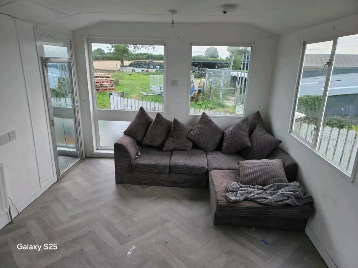 Mobile Home - Image 3