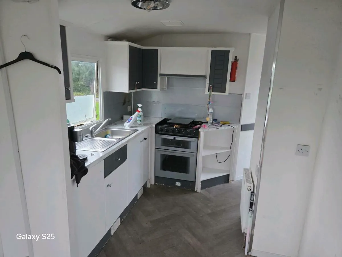 Mobile Home - Image 4