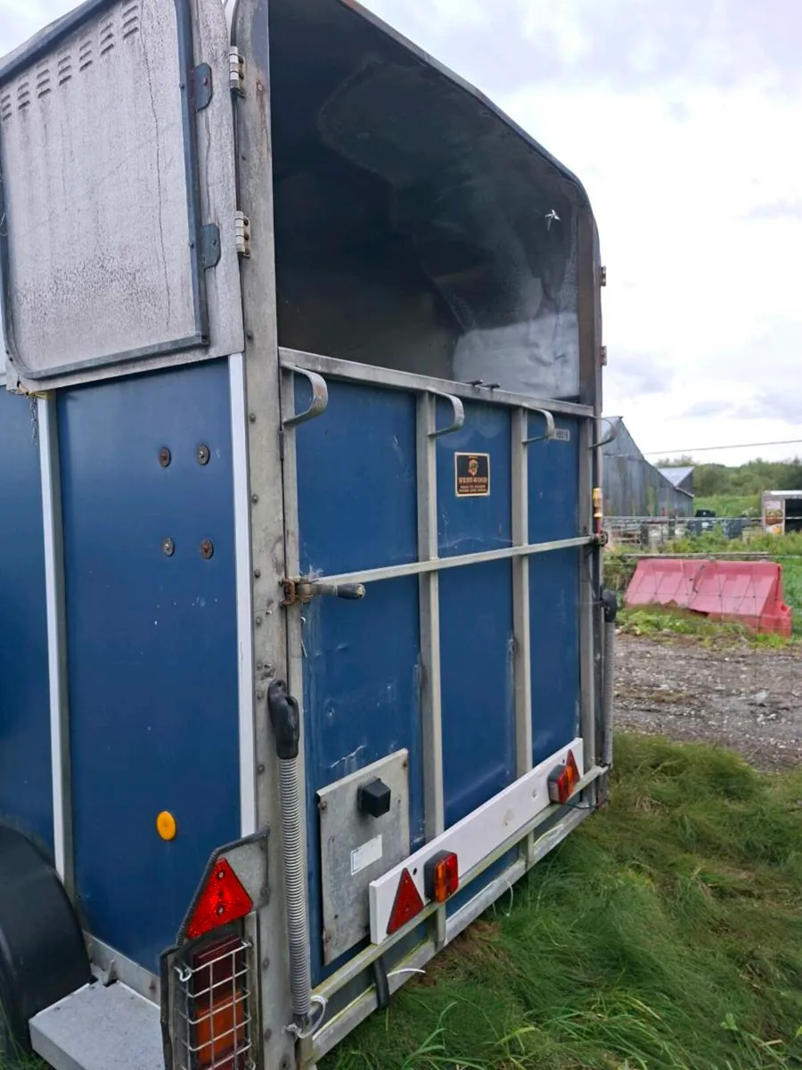 Ivor William 510 horse box - Image 2