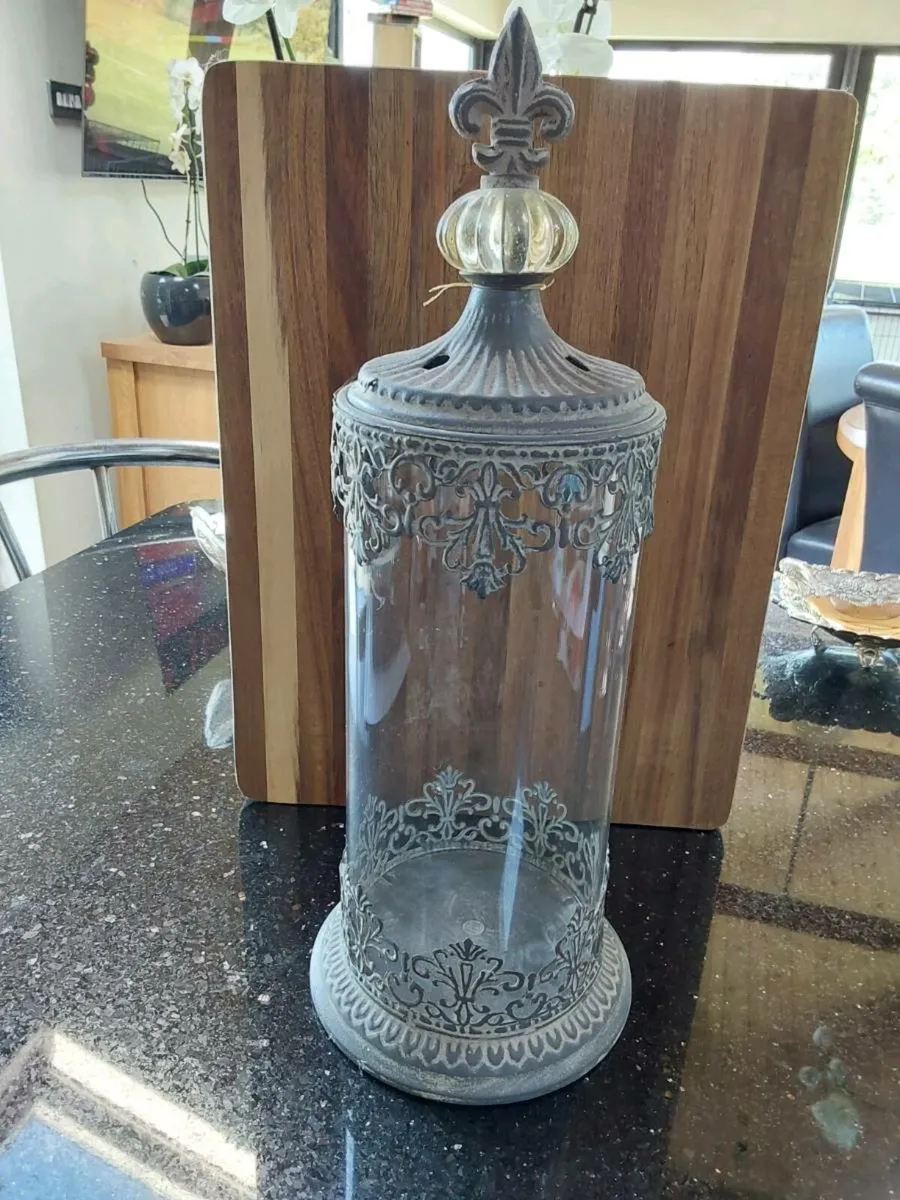 Hurricane lamp