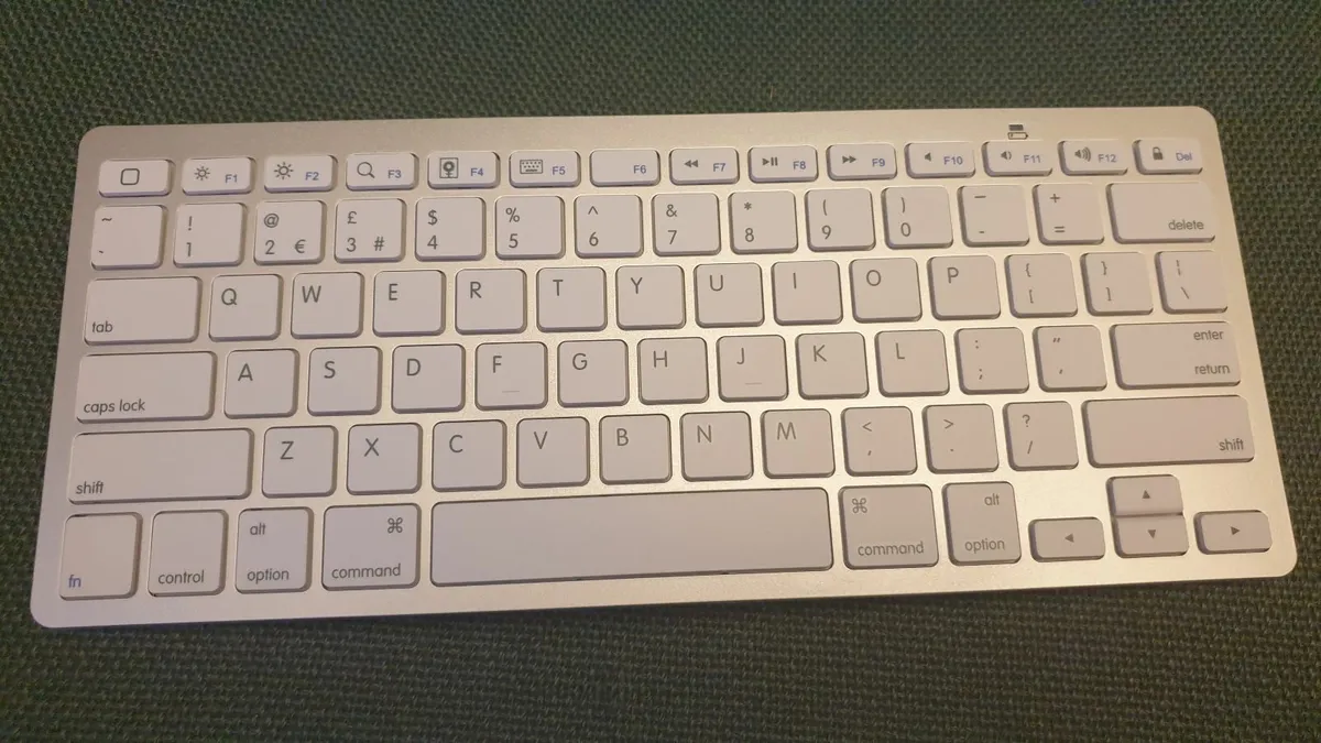 Bluetooth keyboard for Apple Mac or iPad - Image 1