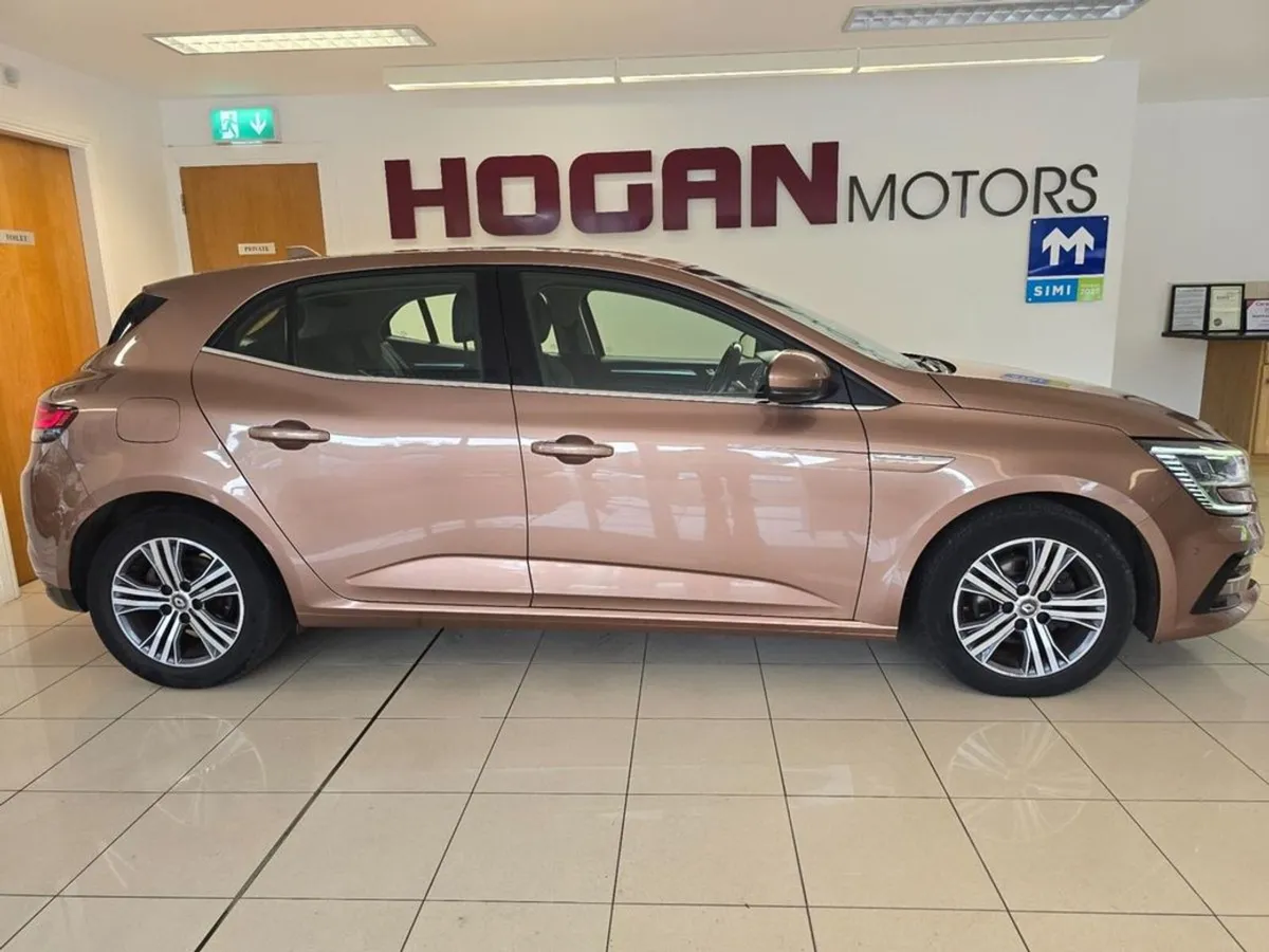 Renault Megane Iconic Diesel 5dr H/B Best Spec - Image 3