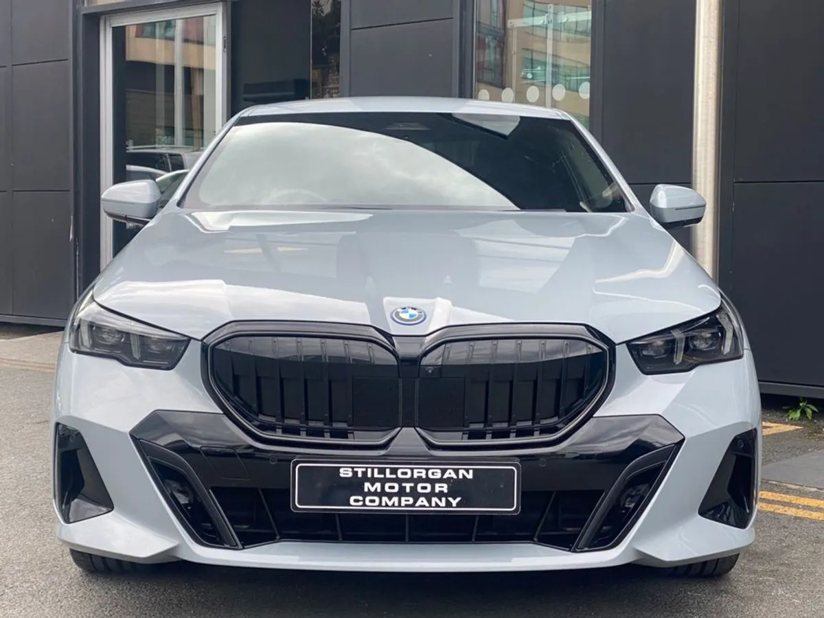 BMW 5 Series 530e M-sport Pro Auto (phev) - Image 2