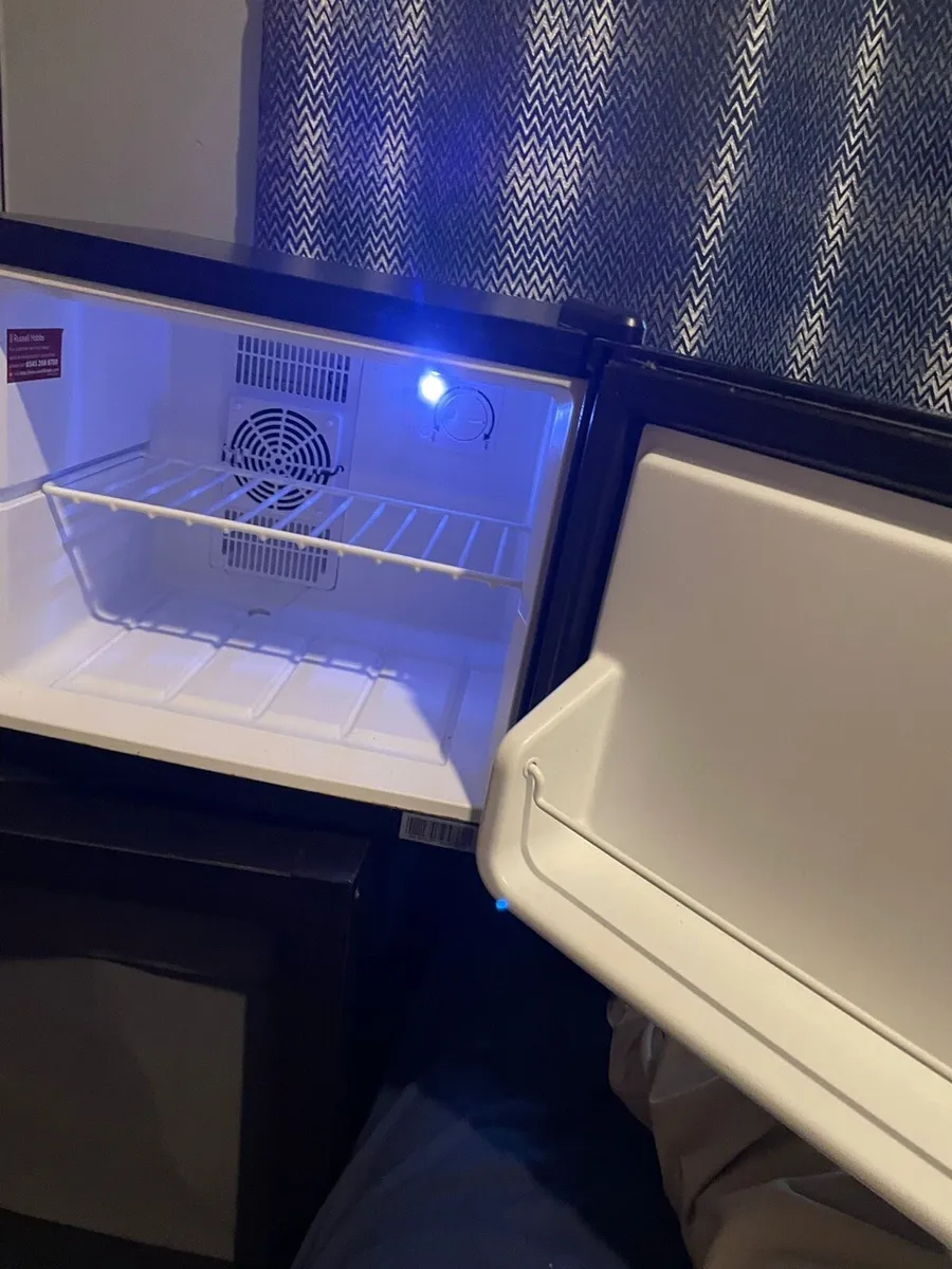 Mini fridge - Image 3