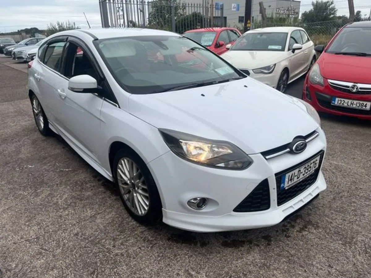 Ford Focus 1.0 Ecoboost Zetec S 125PS 5DR - Image 2