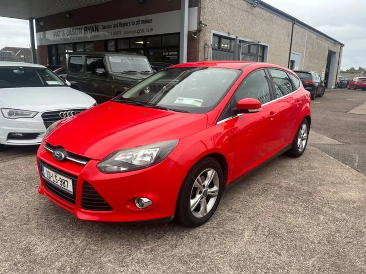 Ford Focus 1.0 Ecoboost Zetec 125PS 5DR - Image 1