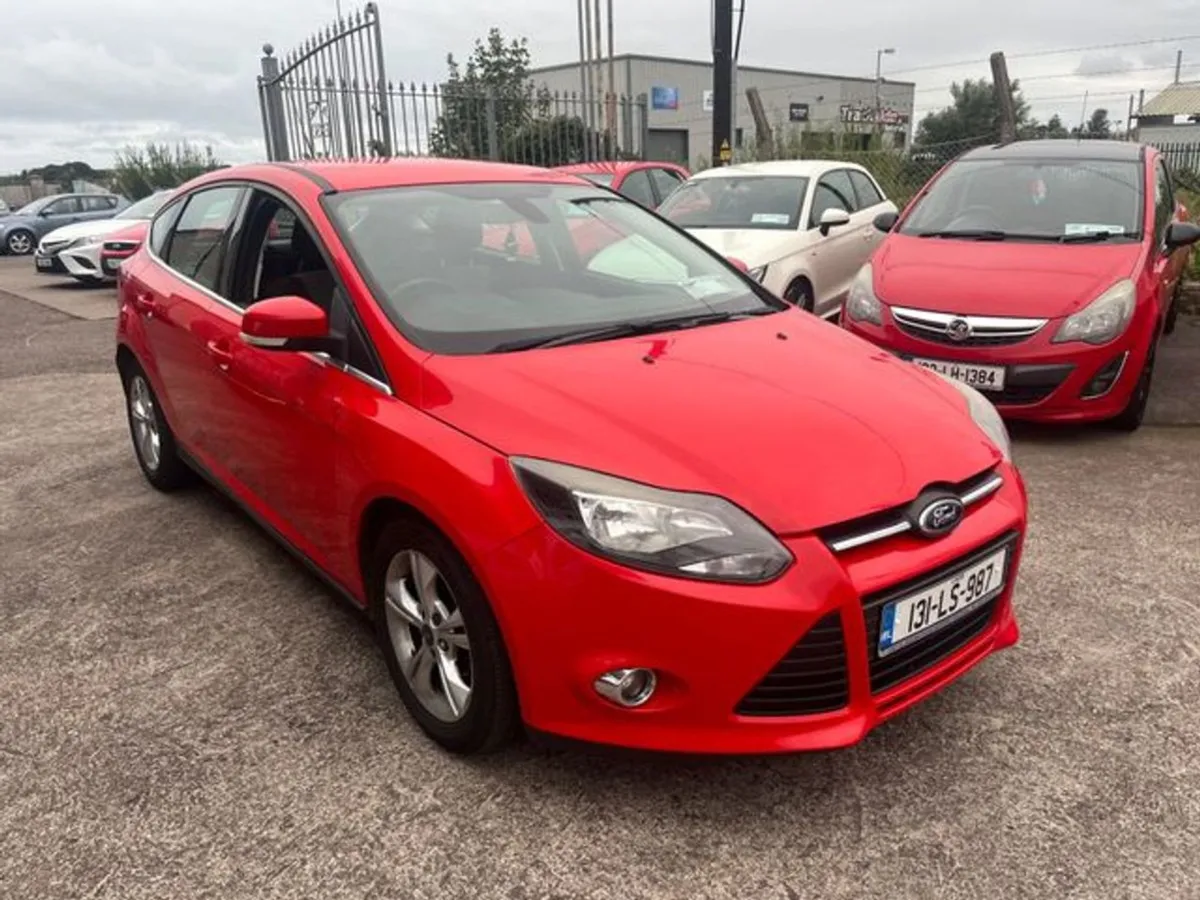 Ford Focus 1.0 Ecoboost Zetec 125PS 5DR - Image 2