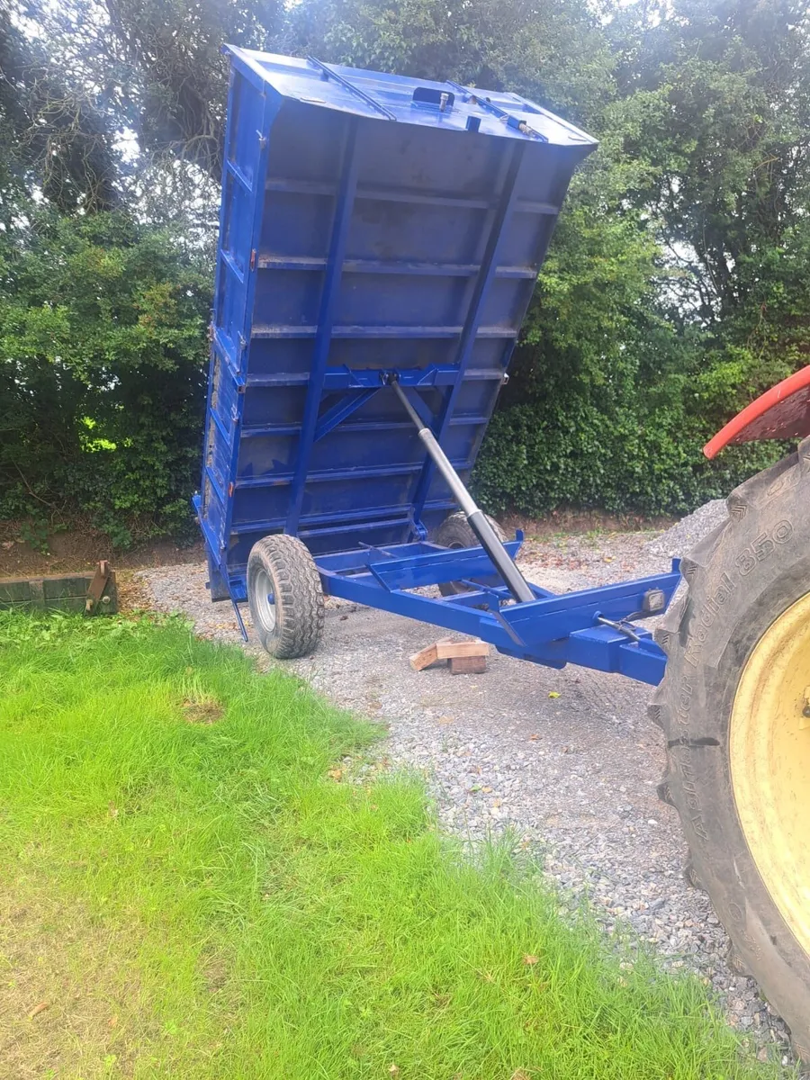 Trailer - Image 1