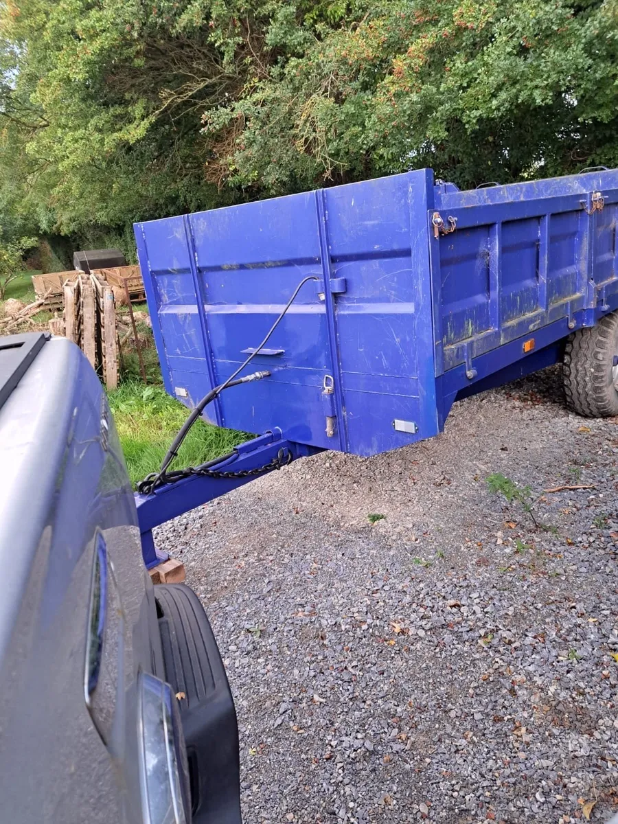 Trailer - Image 2