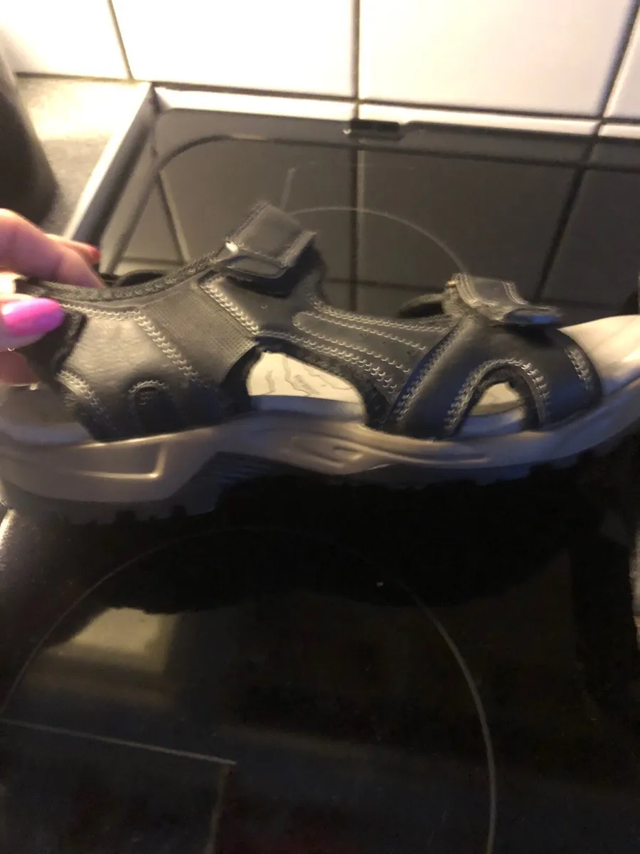 Mens M&S sandals like new size 43 €15 - Image 3