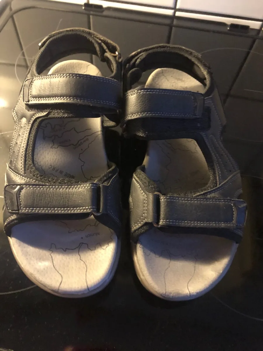 Mens M&S sandals like new size 43 €15 - Image 4