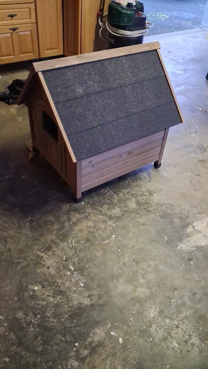 Dog house - Image 1