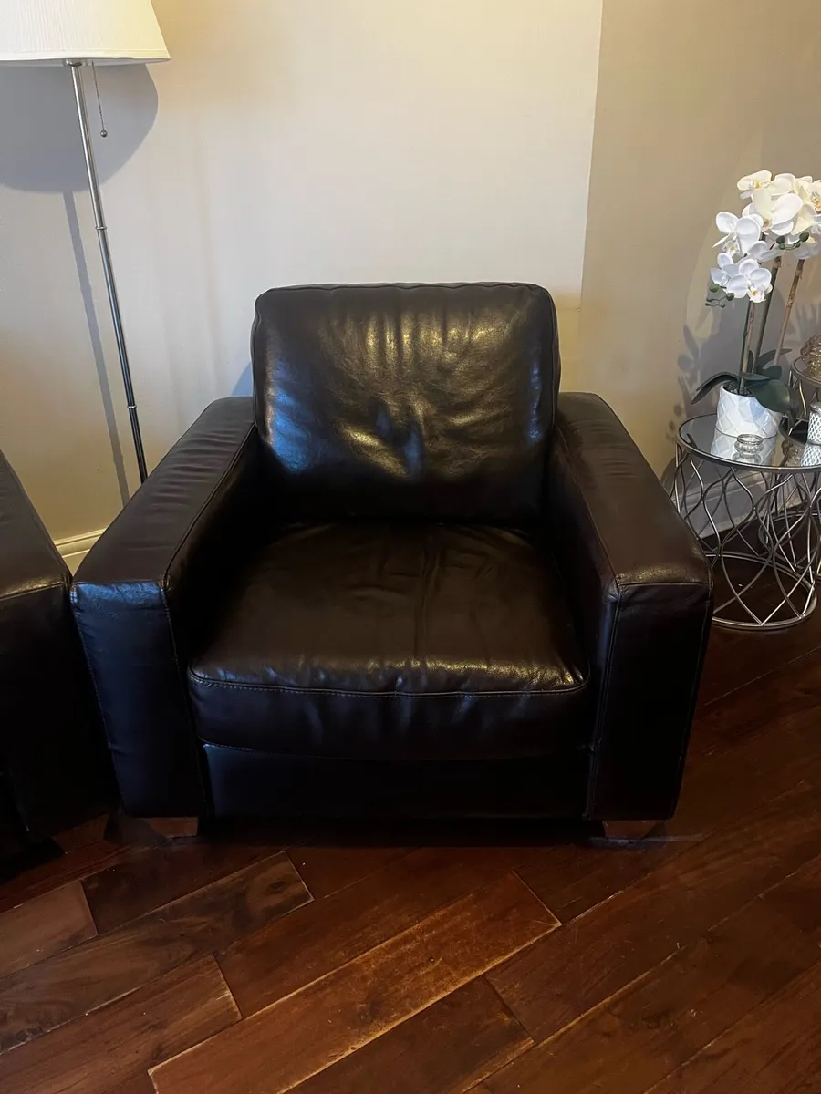 Leather suite - 3 seater & 2 x 1 seaters - Image 2