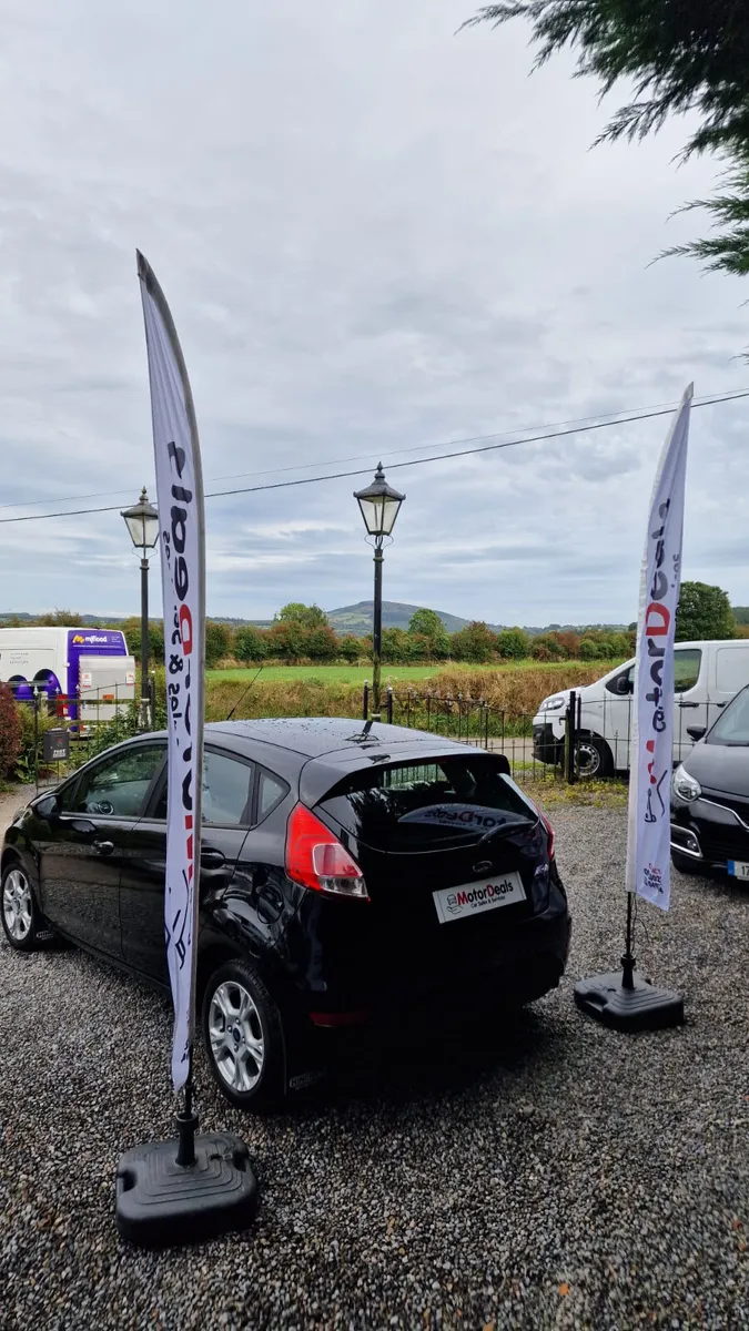 2017 Ford Fiesta LOW MILEAGE! - Image 3