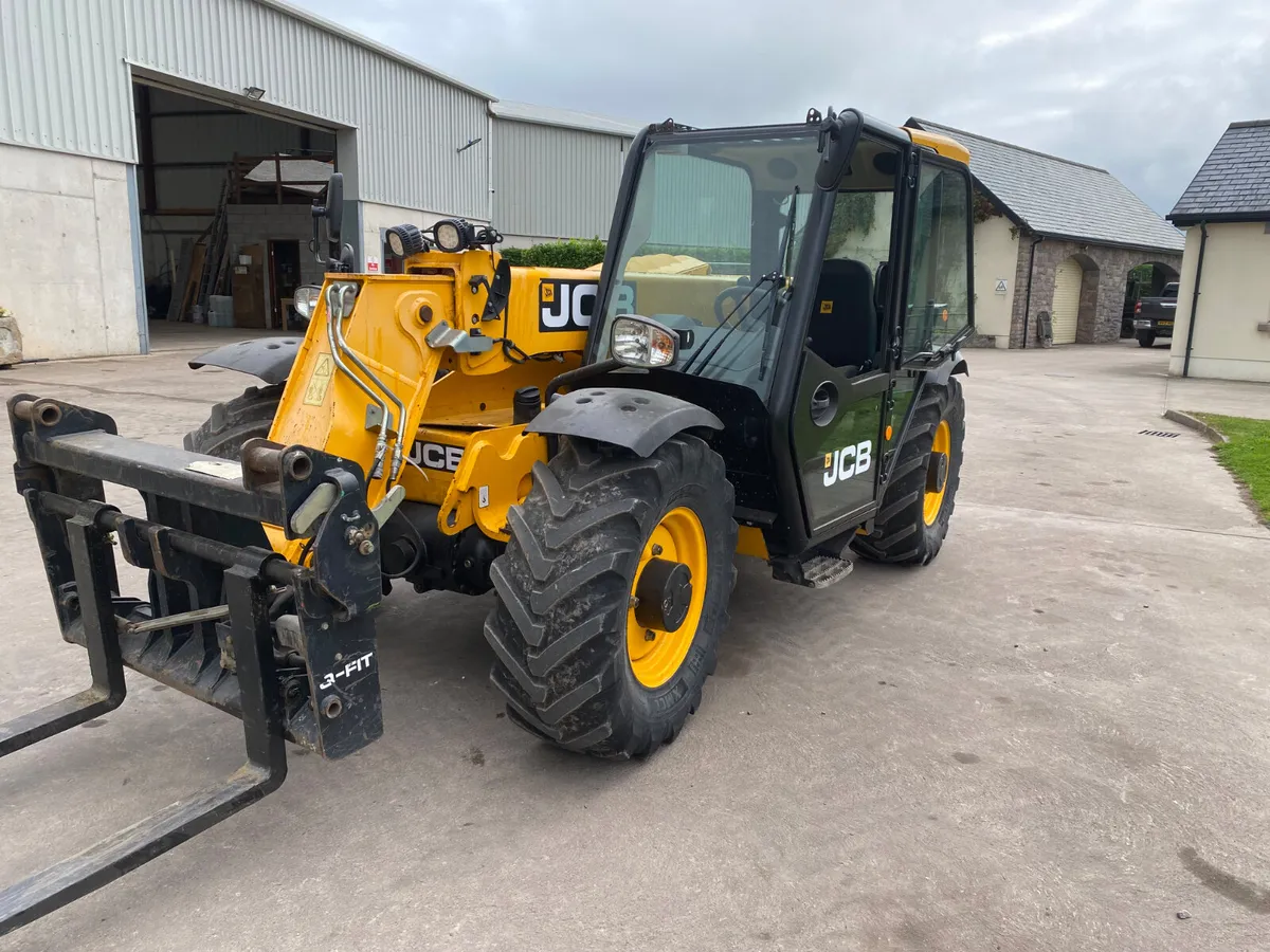2017 JCB 527-58 AGRI - Image 4