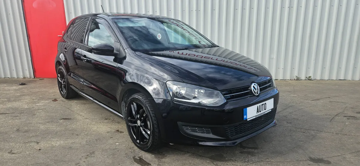 Volkswagen Polo automatic 1.2 comfortline low kms - Image 3