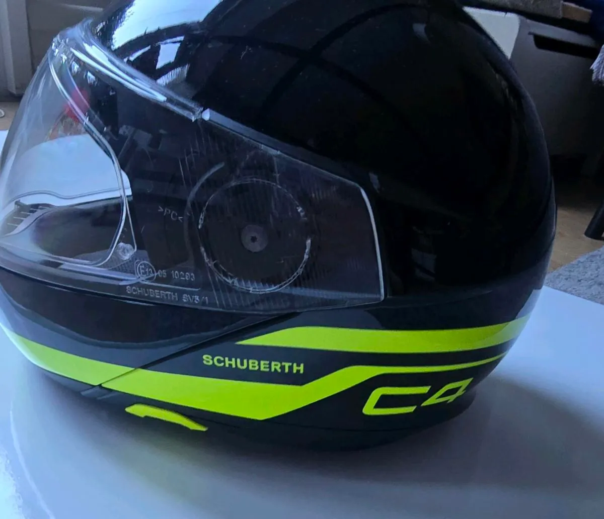 Motor Bike Helmet Schuberth C4 - Image 2