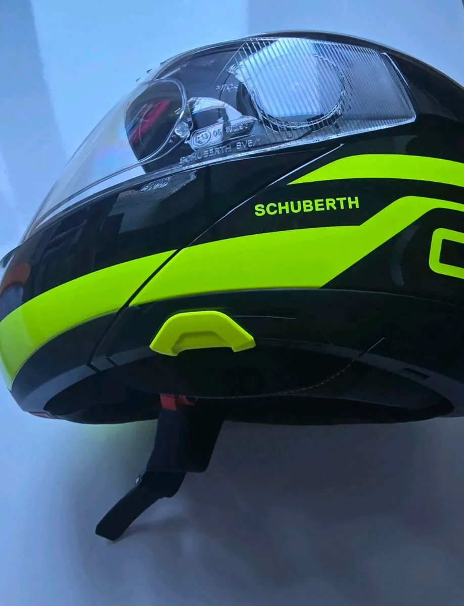 Motor Bike Helmet Schuberth C4 - Image 4