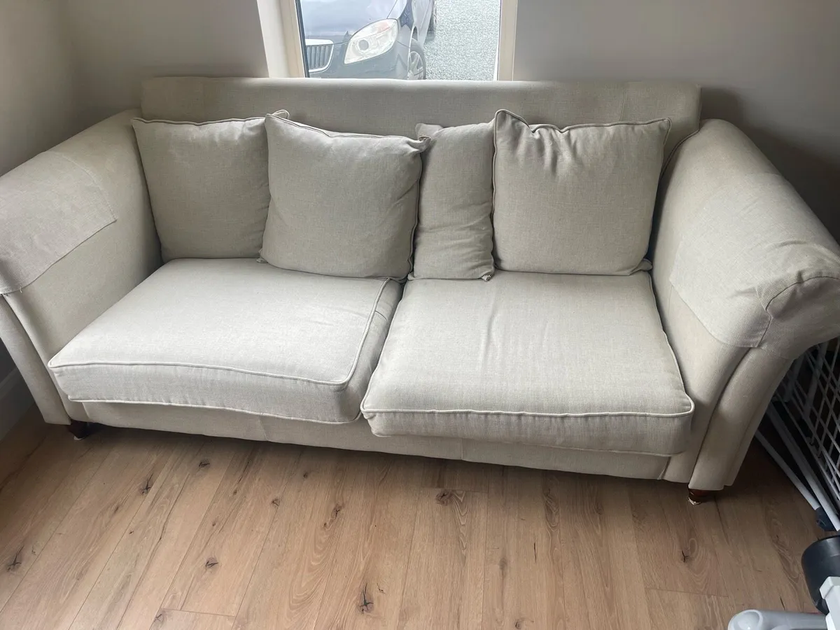 Free sofa Kenmare - Image 1