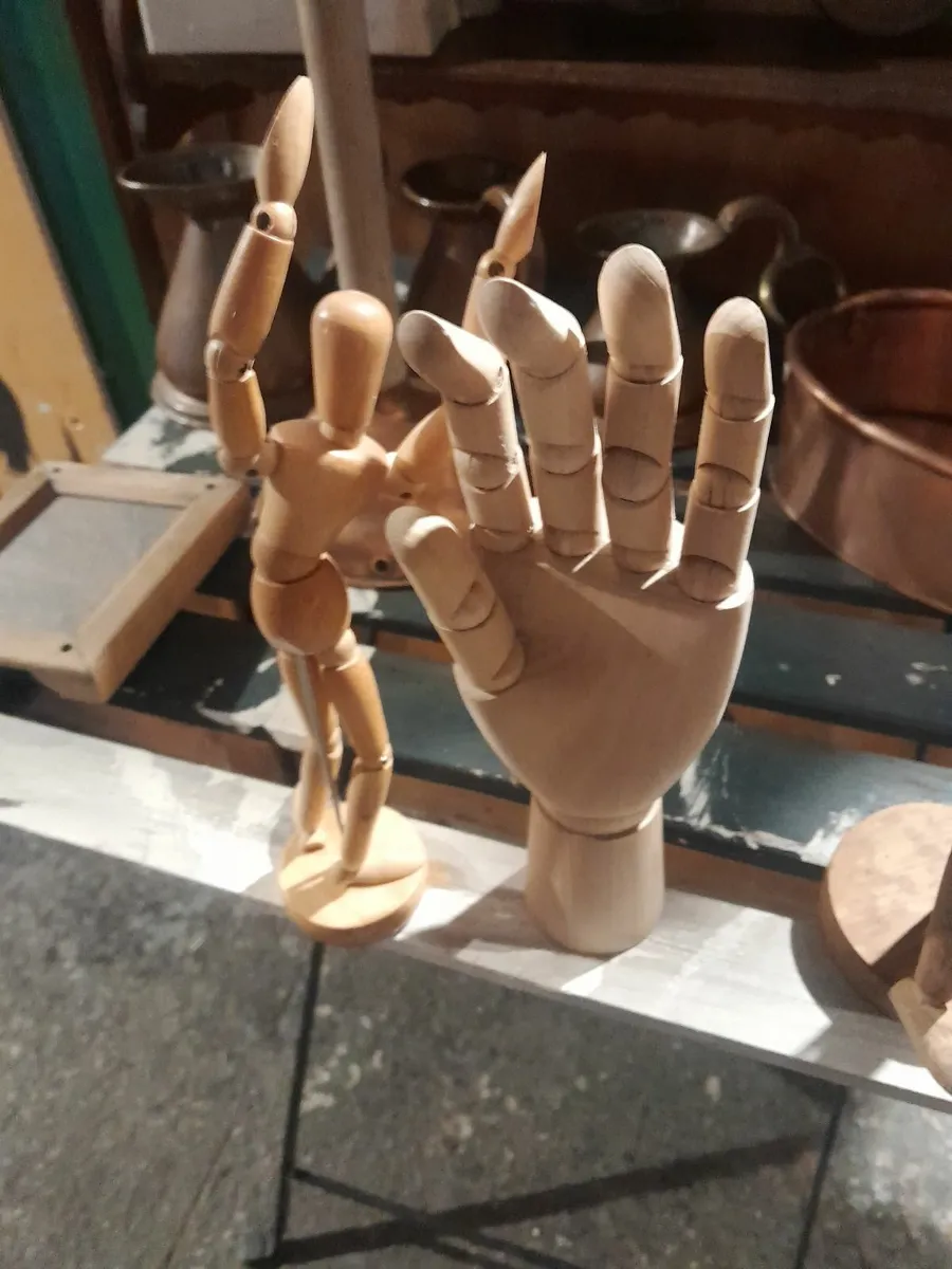 Three  artists  wooden  models - Image 2