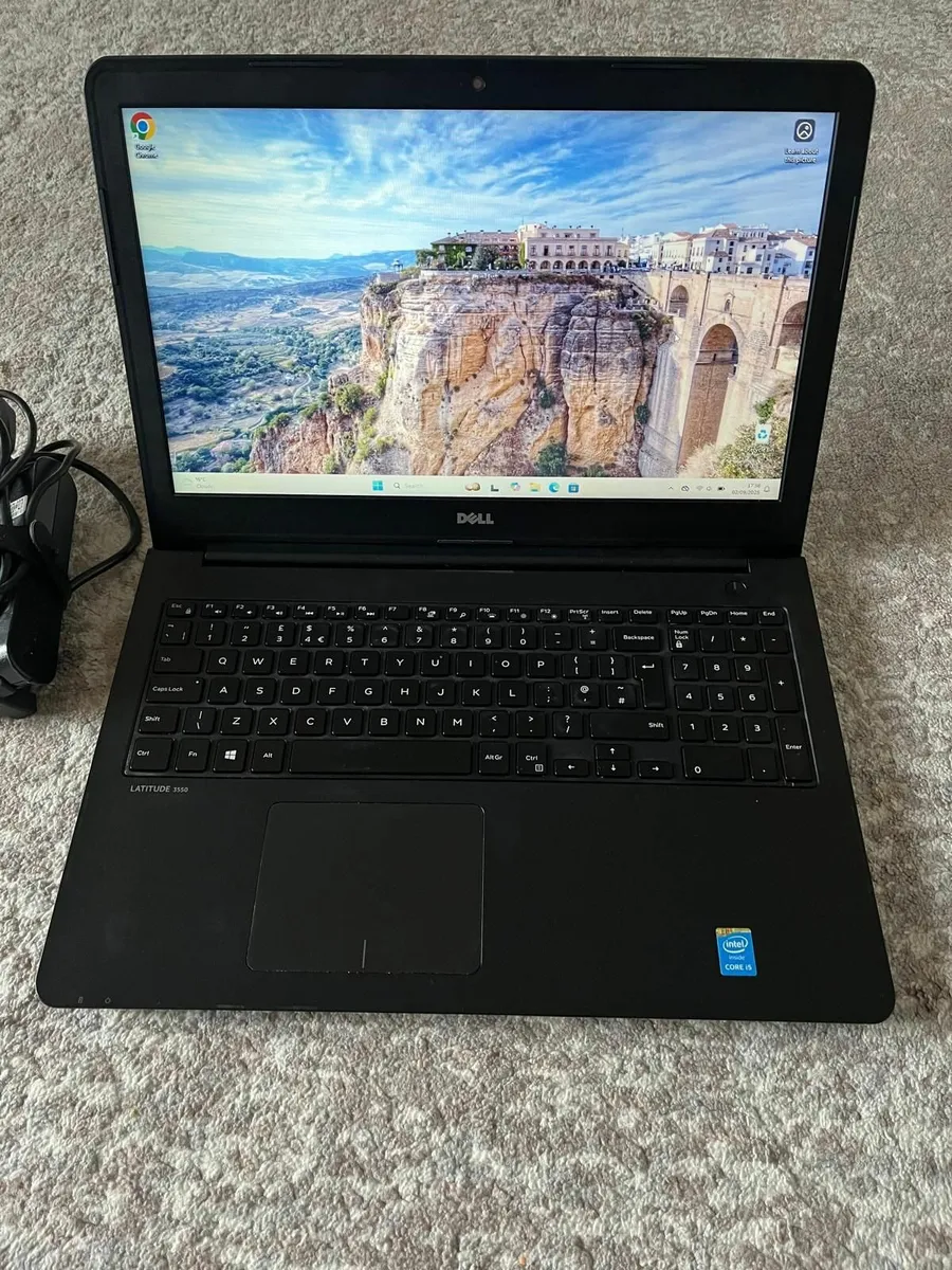 Laptop DELL Latitude 3550 - Image 1