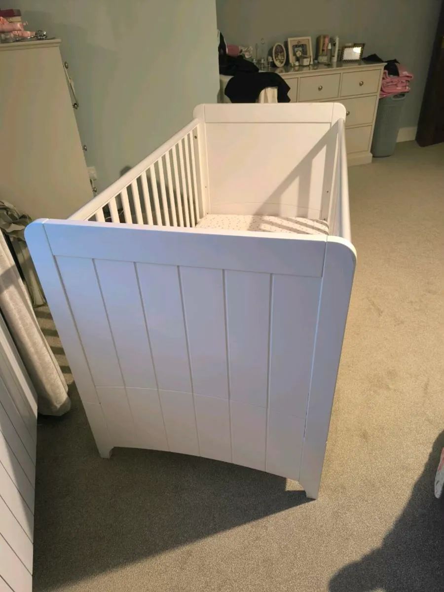 Cot - Image 1