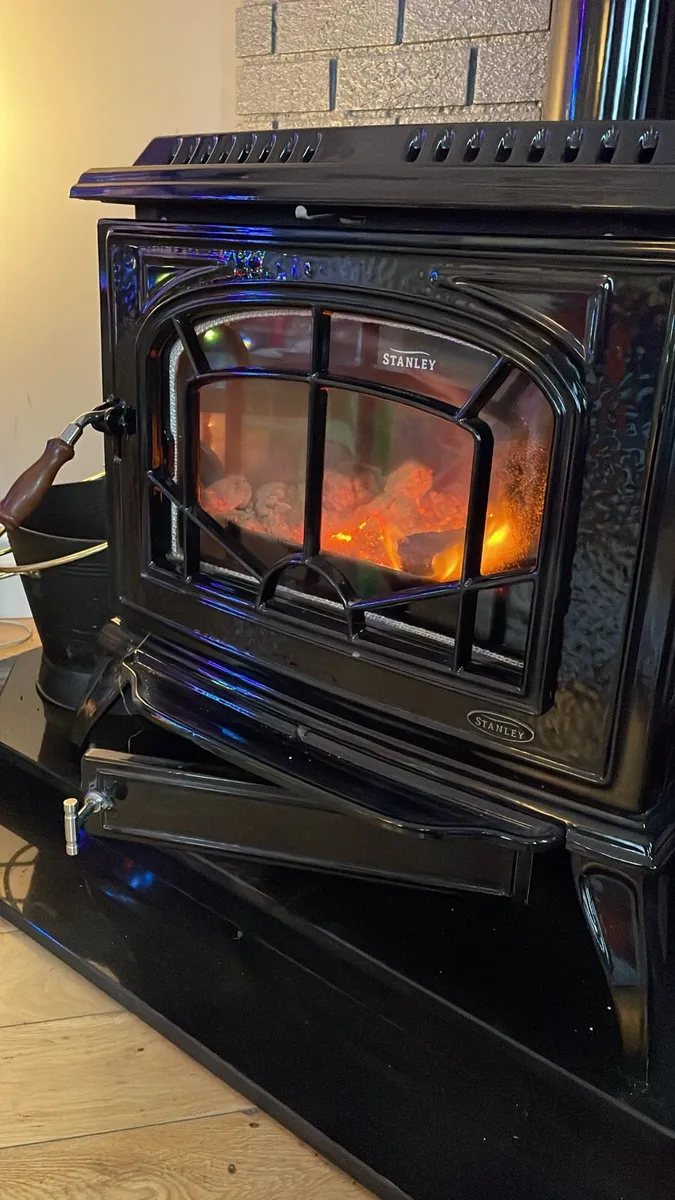 Stanley Stove - Image 1