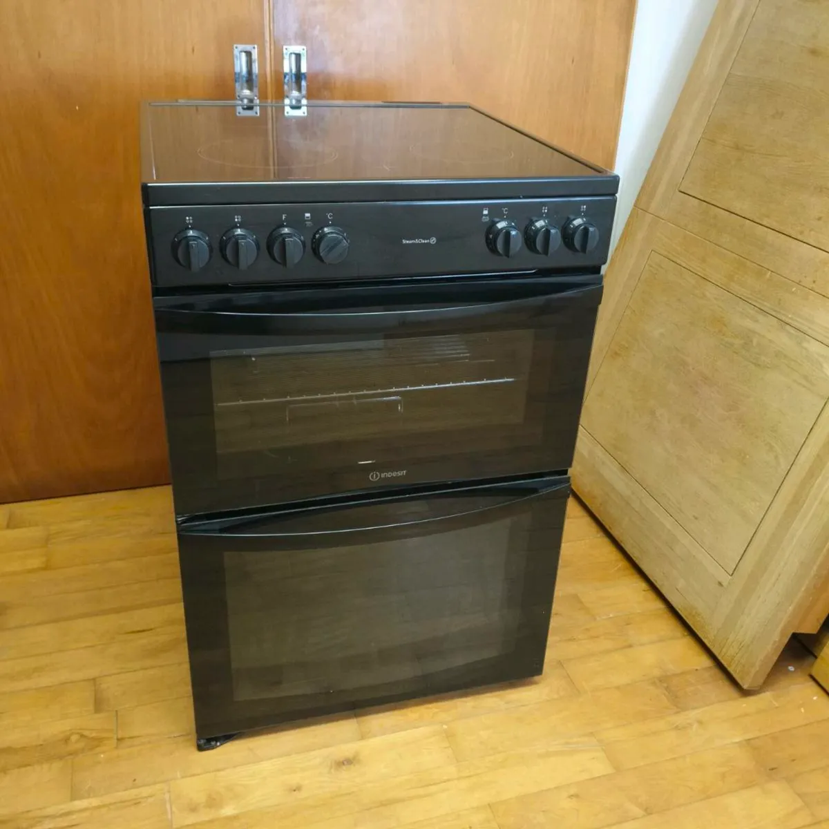 Electric cooker - Image 1