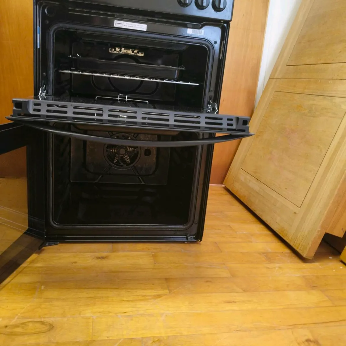 Electric cooker - Image 2