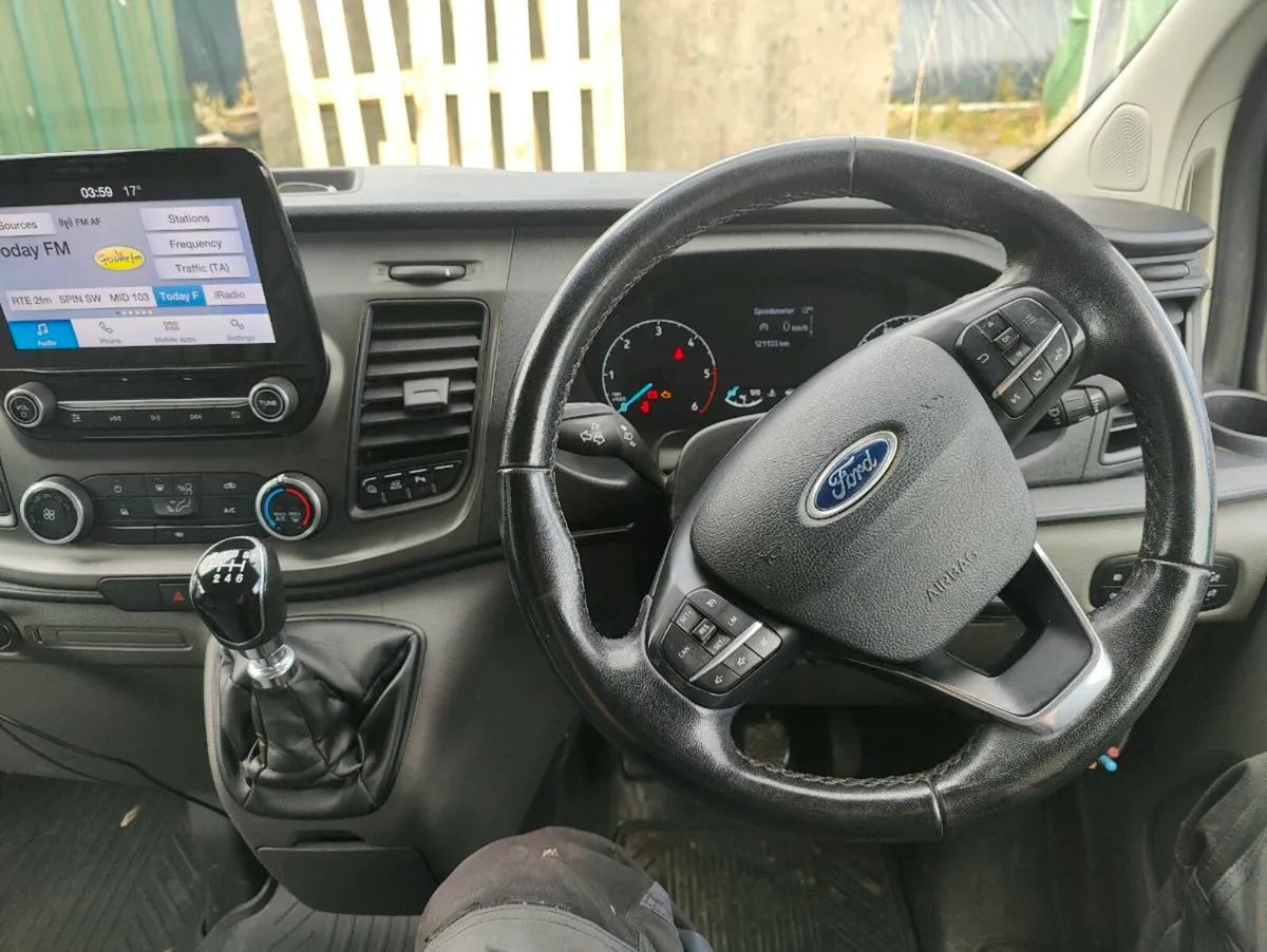 Ford Transit  custom - Image 3