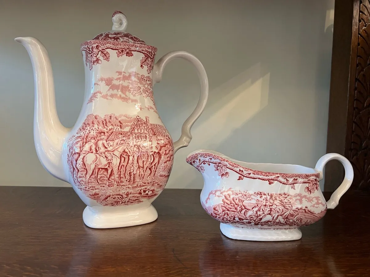 Myott’s “Country Life” Red Coffee Pot & Gravy Boat - Image 1