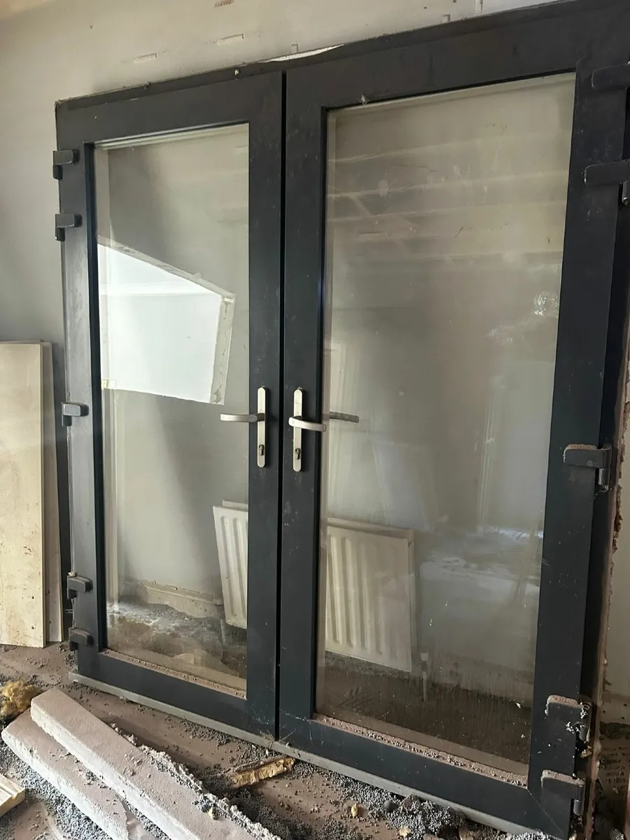 External doors - Image 1