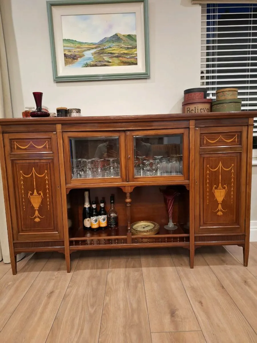 Cabinet - Image 1
