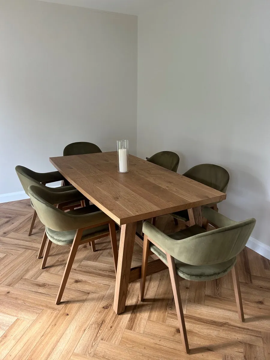 Extendable table and 6 olive green velvet chairs - Image 2