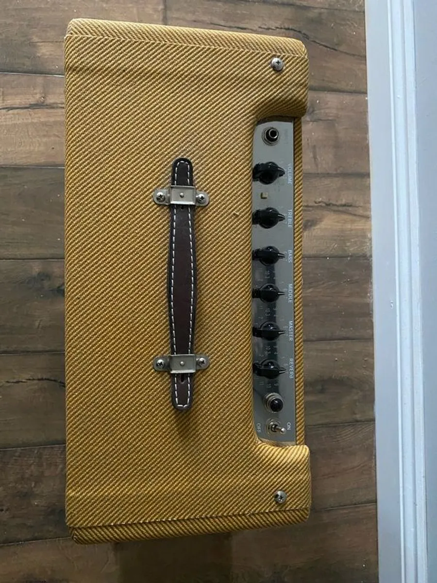 Fender Blues Jr Tweed Amp - Image 2