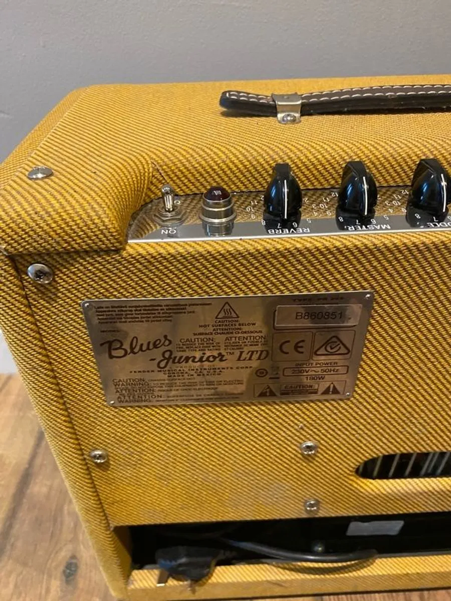 Fender Blues Jr Tweed Amp - Image 4