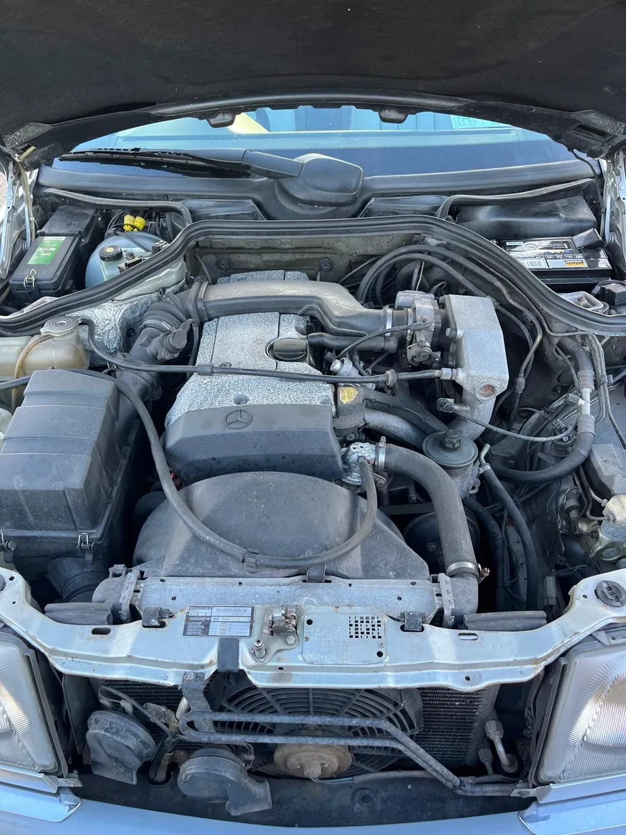 1993 Mercedes-Benz E220 Coupe - Image 3