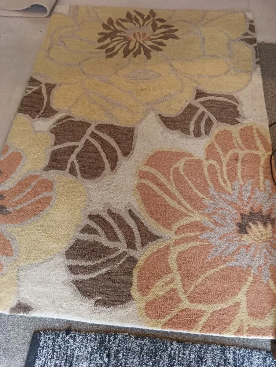 Beautiful quality rug - Image 1