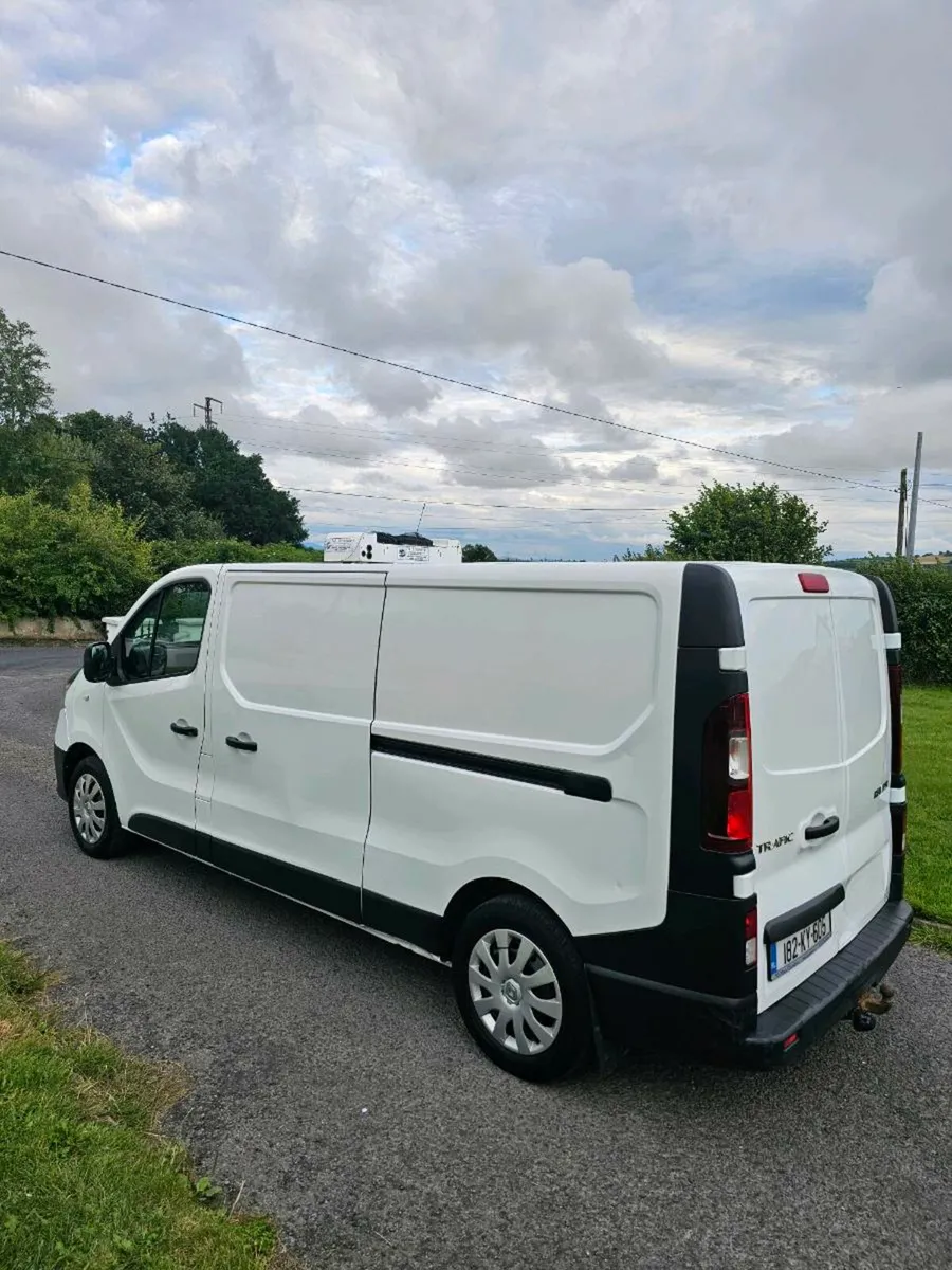 Renault traffic refrigerator van - Image 3
