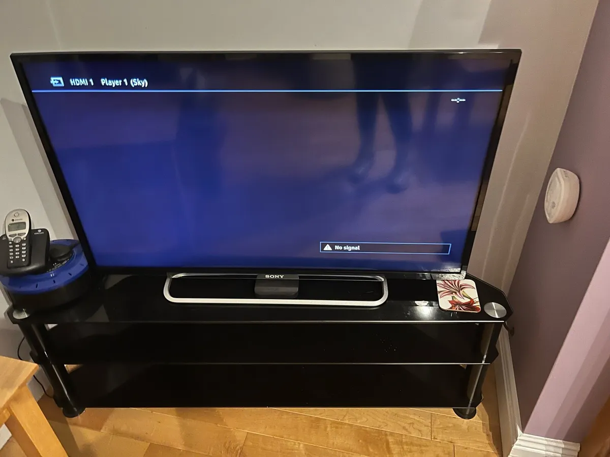 Tv table - Image 1